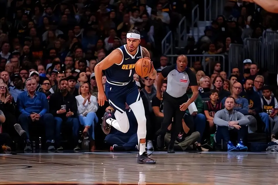 人拿到合同 人拿到合同