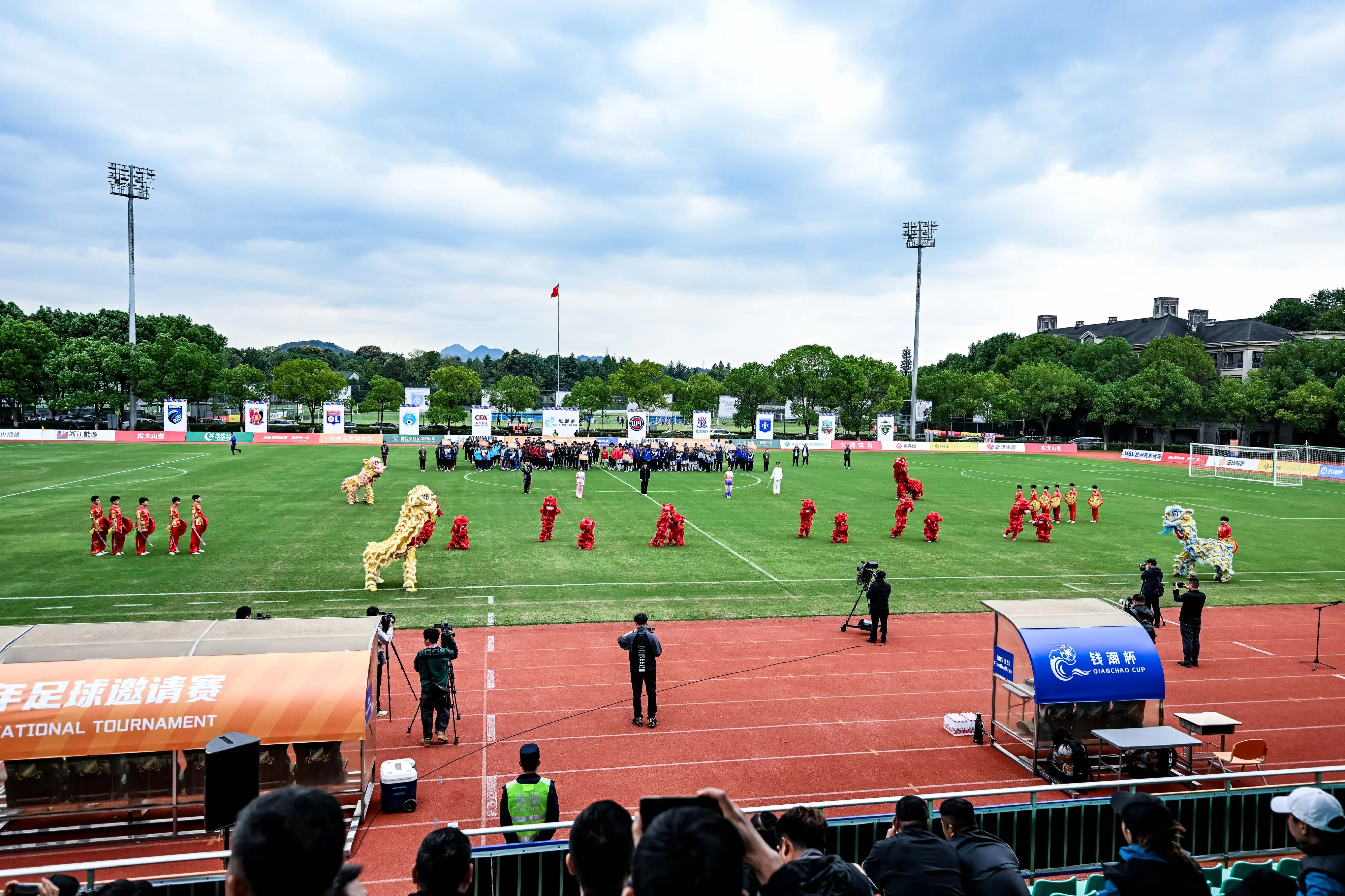 狂胜里昂, 断球, src 狂胜里昂, 断球, src