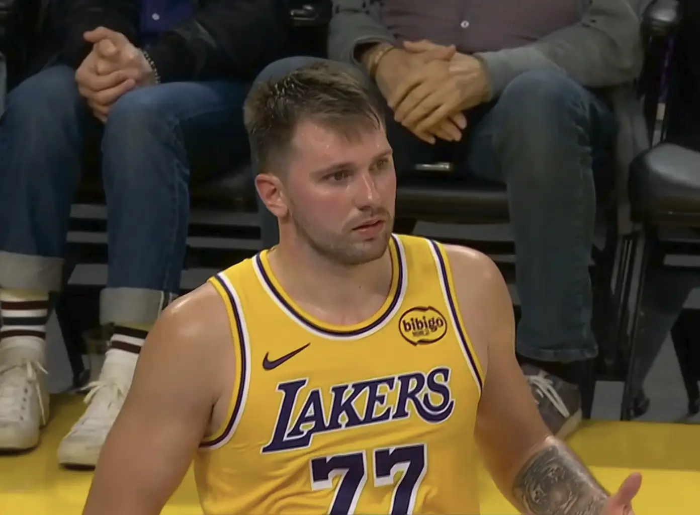 攻防两端都 攻防两端都